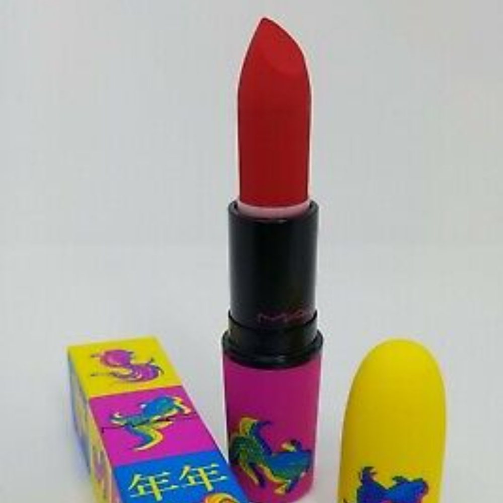 Mac moon masterpiece powder kiss lipstick